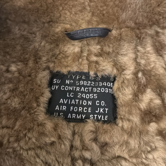 Men’s Leather and Real Sheepskin Coat - Picture 5 of 9